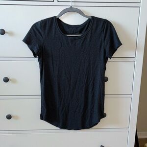 Lululemon black workout shirt
